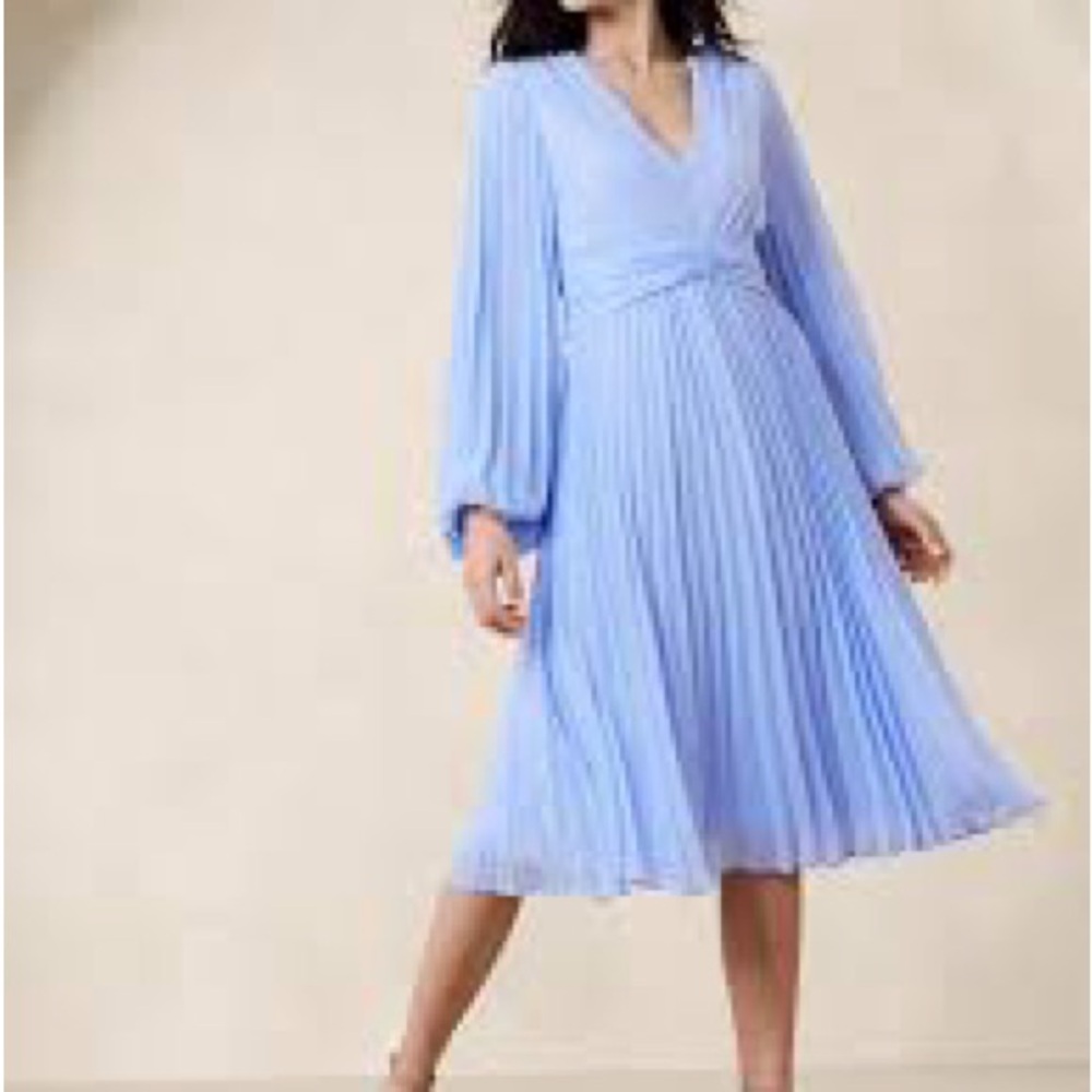 Elegant Blue Pleated Dress